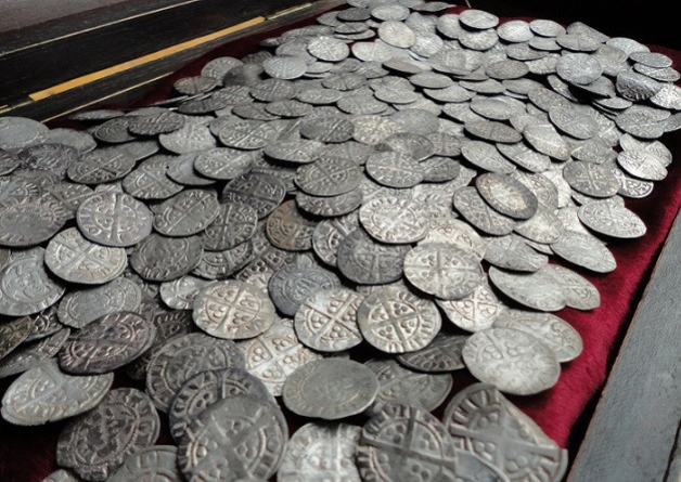 sbirka minci Poklad Vikingů pod cívkou skotského hledače